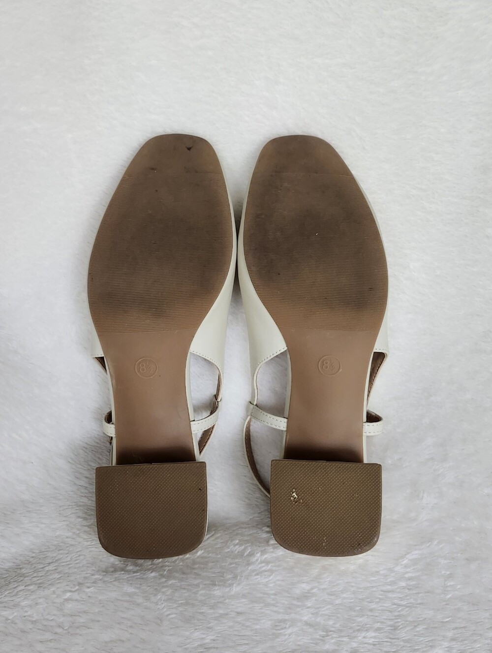 Classic Cream Slingback Loafers with Gold Bit Hardware - Picture 6 of 8
